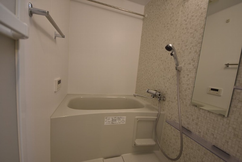 拡大写真:S-RESIDENCE宇品5丁目Ⅰ 2階203の浴室乾燥機付バス
