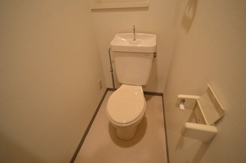 拡大写真:リビエーヌ宝町 5階502のトイレ