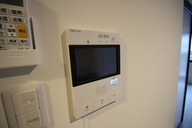 拡大写真:I-STAGE住吉町 4階402のモニター付インターホン