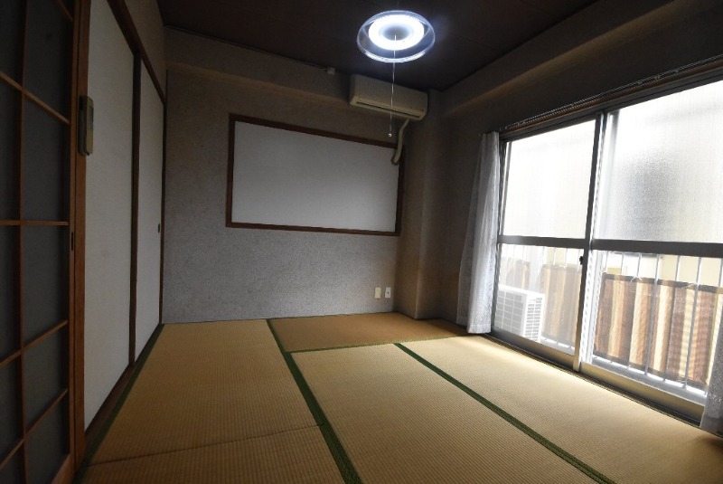 拡大写真:寺岡ビル 3階301の6畳の和室