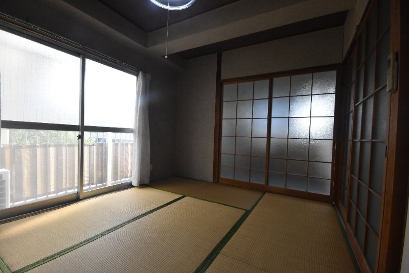 拡大写真:寺岡ビル 3階301の6畳の和室
