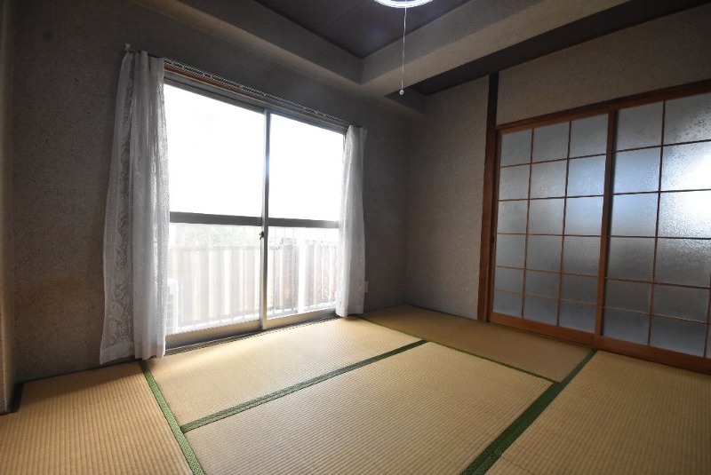 拡大写真:寺岡ビル 3階301の6畳の和室