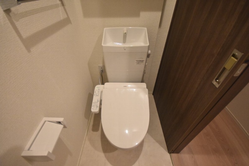 拡大写真:D-ROOM高須2丁目A棟 1階101のウォシュレット付トイレ