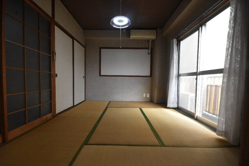 拡大写真:寺岡ビル 4階402の6畳の和室
