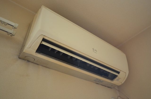 拡大写真:リーベンステージ出汐 3階302のエアコン