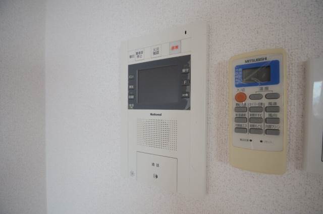 拡大写真:グラビスコート舟入中町 10階1002のモニター付インターホン