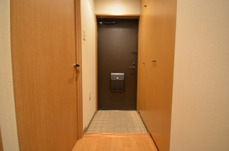 拡大写真:リビエーヌ宝町 7階702の玄関