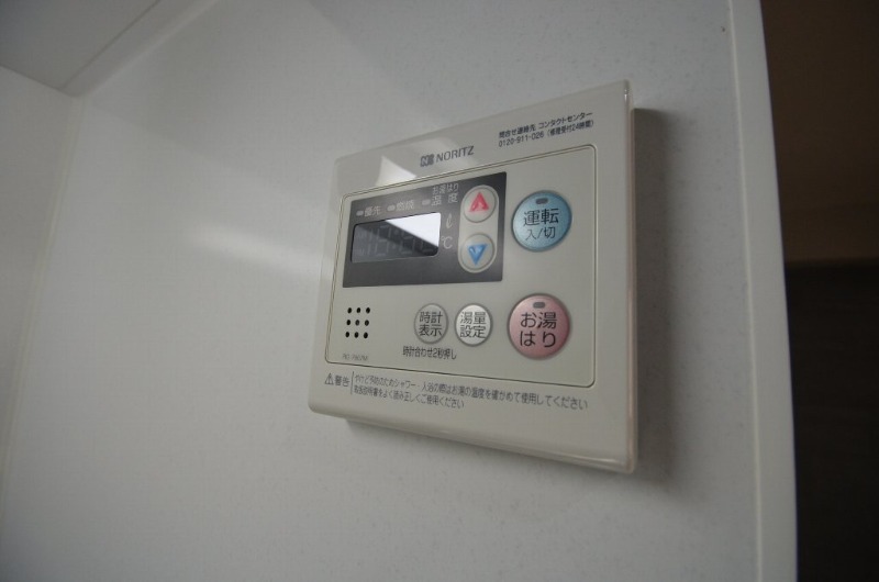 拡大写真:MARIO TERRACE 平野町 2階203の給湯器リモコン