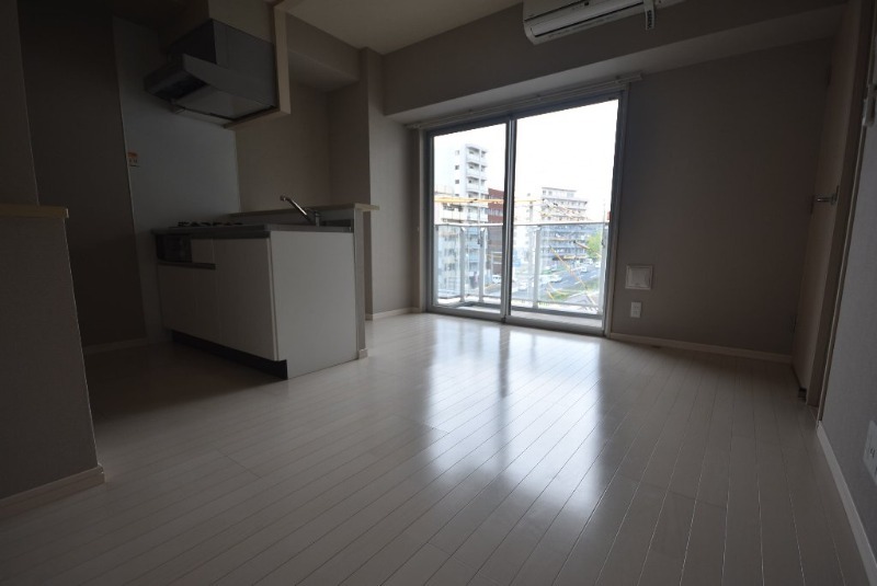 拡大写真:MARIO TERRACE 平野町 6階601のリビングダイニング