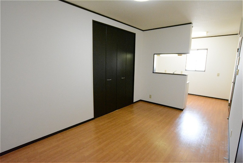 拡大写真:観音寺市柞田町 2階2の居間