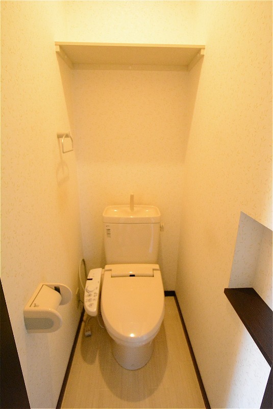 拡大写真:観音寺市柞田町 2階2のトイレ