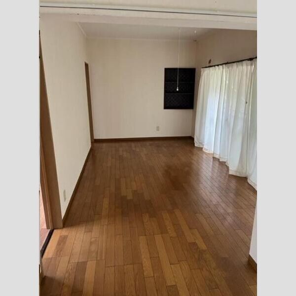拡大写真:トラヴァーサル・ハイツ 1階1の内装