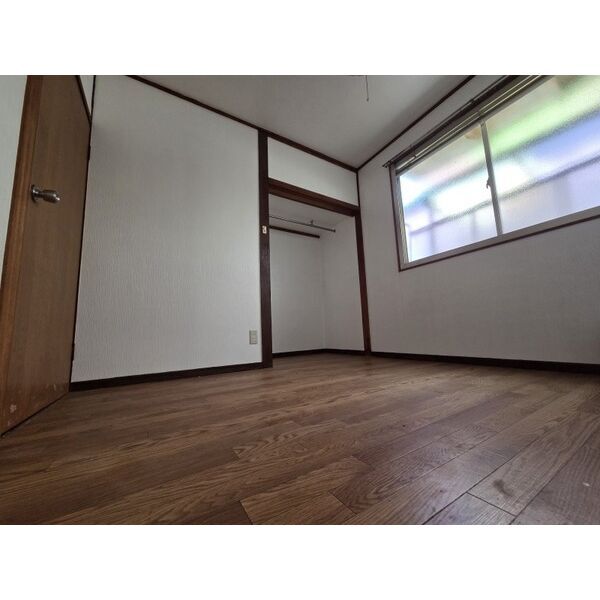 拡大写真:憩いとやすらぎの森 1階112の居間