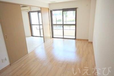 拡大写真:岡山市中区桑野 1階101の居室・リビング