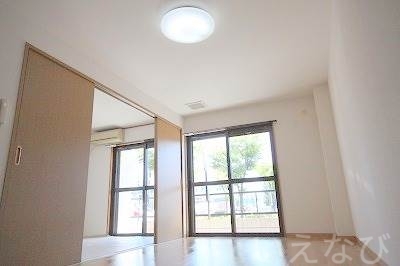 拡大写真:岡山市中区桑野 1階101の居室・リビング