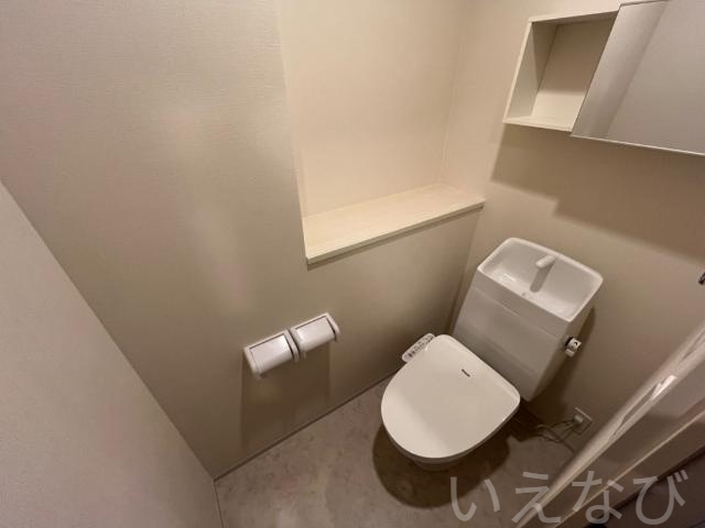 拡大写真:岡山市北区高松 1階105のシャワー付トイレ