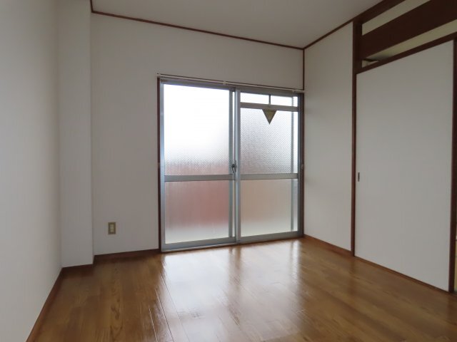 拡大写真:ピュアライフ歌島 6階502の寝室