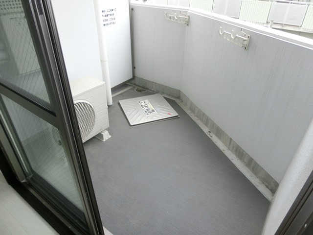 拡大写真:大阪市淀川区十三東3丁目 2階204のバルコニー