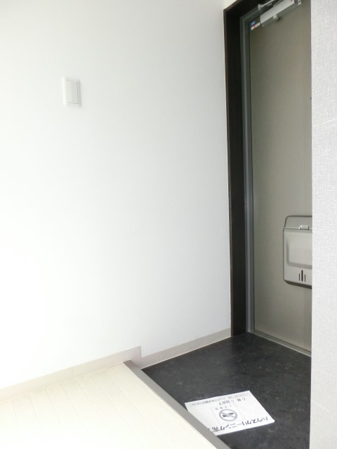拡大写真:大阪市淀川区十三東3丁目 2階204のエアコン