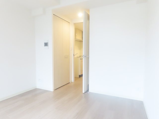拡大写真:スプランディッド新大阪WEST 2階204の居間