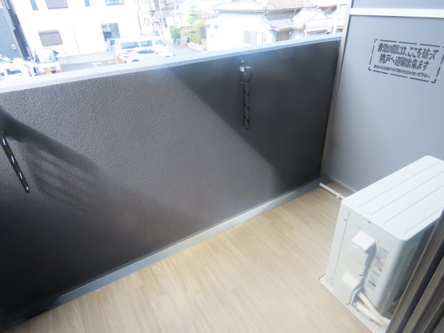 拡大写真：スプランディッド新大阪ＷＥＳＴ 4階406のバルコニー