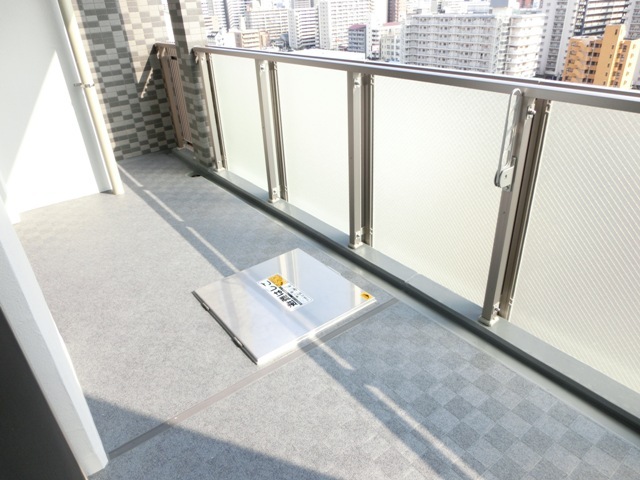 拡大写真:大阪市淀川区新高3丁目 8階802のバルコニー