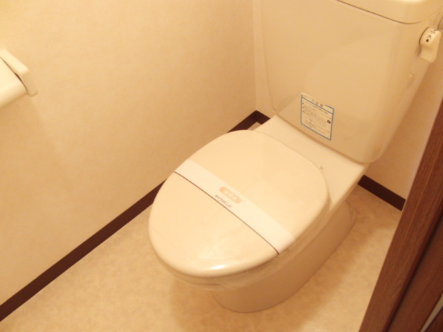 拡大写真:大阪市淀川区新高5丁目 5階506のトイレ