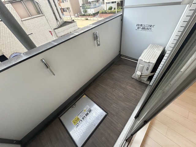 拡大写真:ララプレイス大阪ウエストゲート 4階402のバルコニー