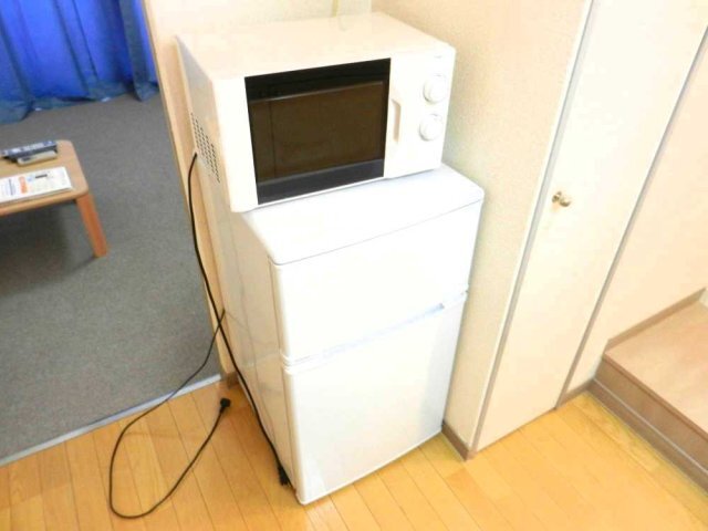 拡大写真:レオパレスRISE 2階205の家電つきのお部屋ございます♪