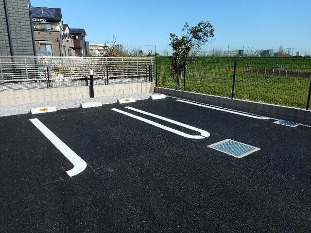 拡大写真:アルバU 3階301の駐車場