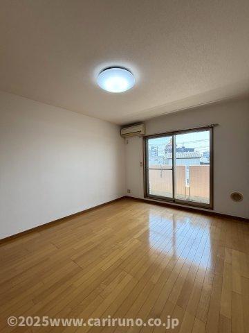 拡大写真:ソレアード 3階302の居間