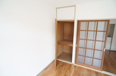 拡大写真:メゾン高篠B 2階202の収納