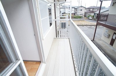 拡大写真:メゾン高篠B 2階202のバルコニー