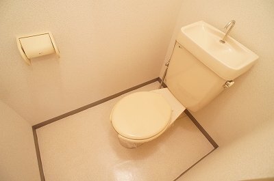 拡大写真:メゾン高篠B 2階202のトイレ