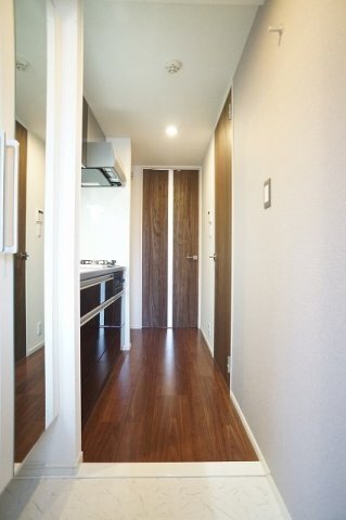 拡大写真:ディア コート 並木 2階202の玄関