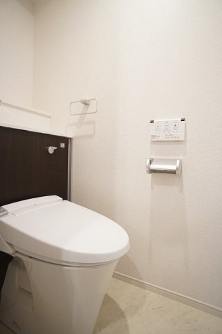 拡大写真:ディア コート 並木 2階202のトイレ
