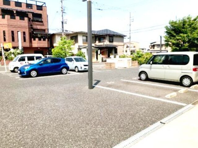 拡大写真：ドミール旭B棟 1階105の外観