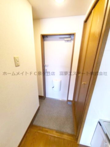 拡大写真:コンフォール旭 2階202の玄関