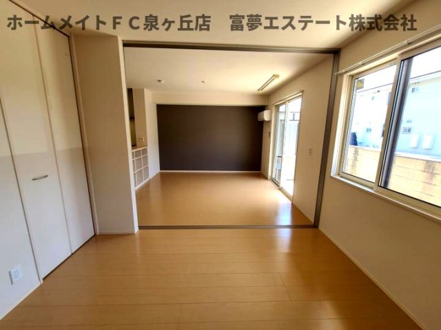 拡大写真：サニーヒルズ泉大津A棟 1階102の内装