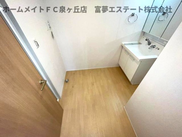 拡大写真:ファミリーパル 1階103の洗面所