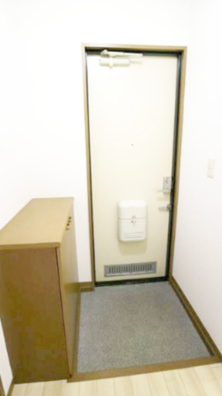 拡大写真：クレスト想 3階302の玄関