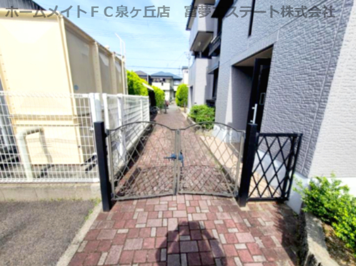 拡大写真：クレスト想 3階302のエントランス