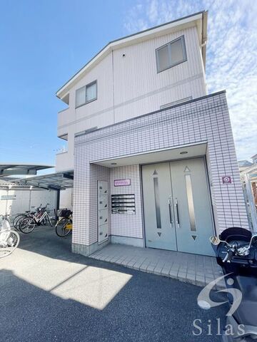 拡大写真:エストレノ 3階302の外観