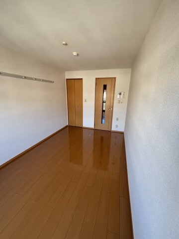 拡大写真：スリーズ国立 1階103の※別部屋参考写真です。