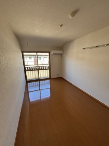 拡大写真：スリーズ国立 1階103の※別部屋参考写真です。