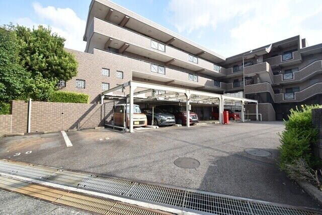 拡大写真:エストマール川名 3階303の外観
