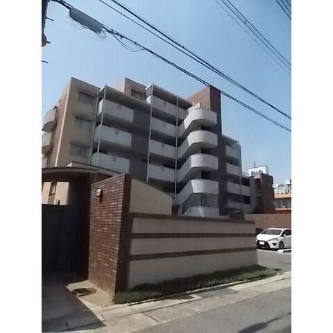 シャルマン高社の外観