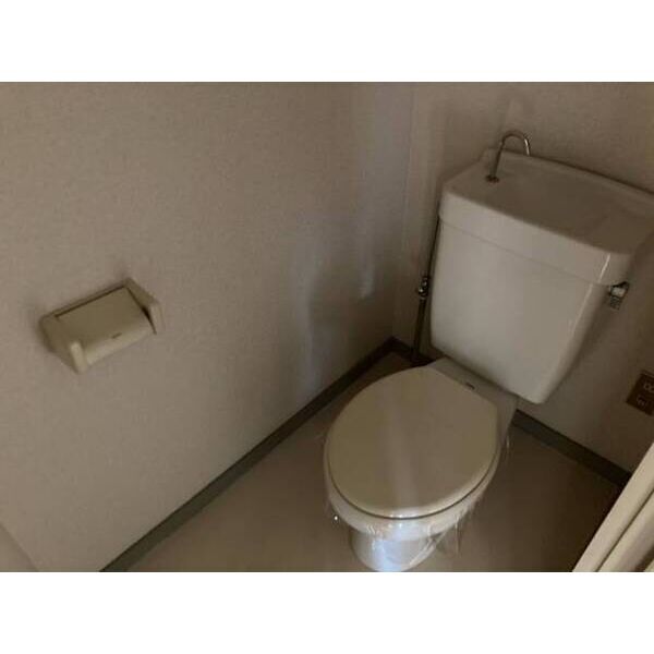 拡大写真:プレズ名古屋入場 4階401のトイレ