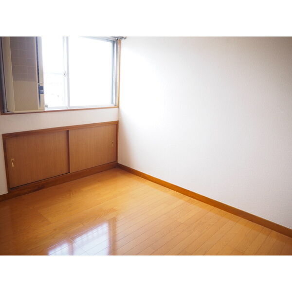 拡大写真：パラシオン城下 4階403の居間