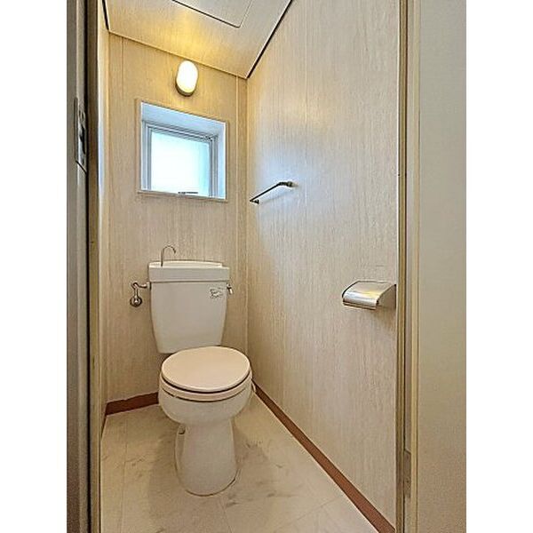 拡大写真:山の手荘 4階401のトイレ